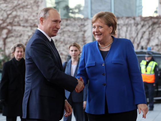 Merkels omstreden Rusland politiek