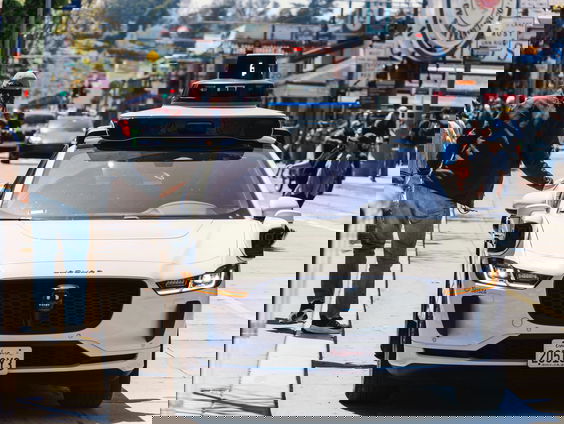 Wanneer zien we zelfrijdende auto's in Nederland?