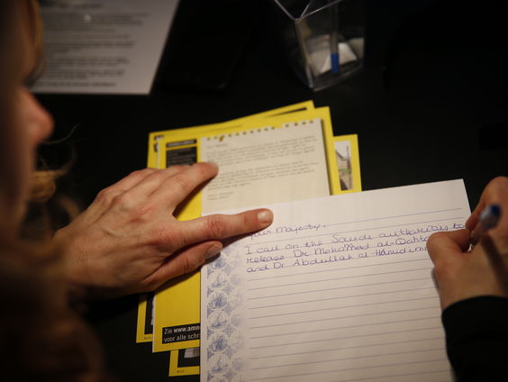 Culemborg schrijft brieven voor de Internationale Dag van de Rechten van de Mens van Amnesty Internationa ...
