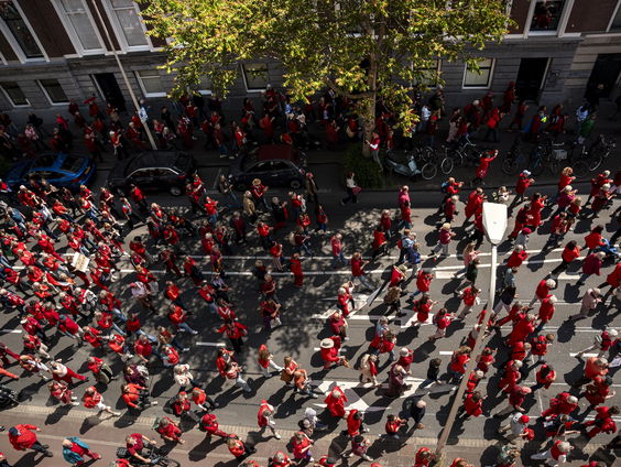 Rabbijn Lody van de Kamp is woedend over 'rode lijn' protest van de PKN. Waarom?