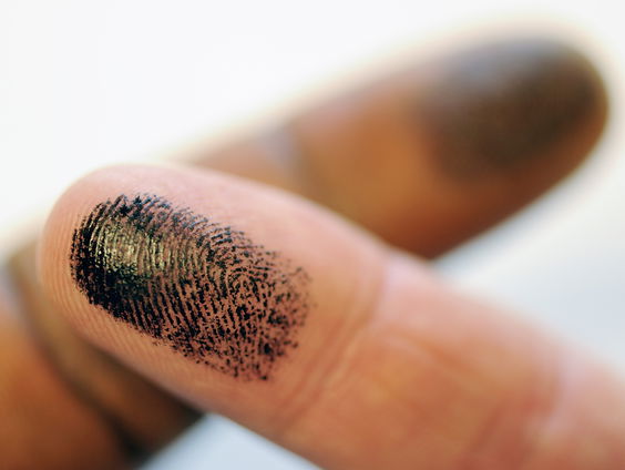 Wat zijn de gevolgen voor onterechte verdachten als ze ten onrechte in databases van politie staan?