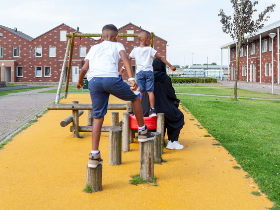 Sanam vluchtte uit Afghanistan en helpt nu kinderen in het azc