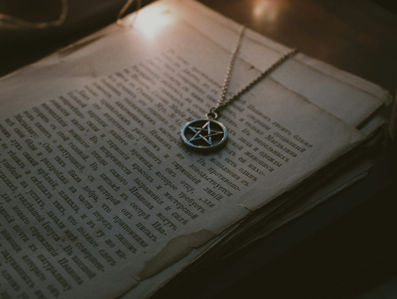 De Mediamachine over satanisch ritueel misbruik