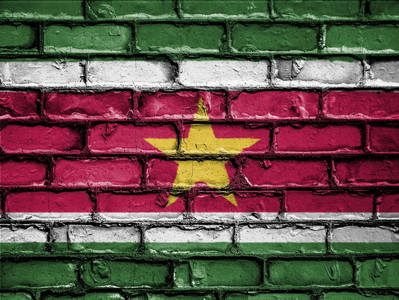 Surinaamse oud-president Ronald Venetiaan overleden: 'Hij begon met tien schone vingers maar maakte vieze handen'