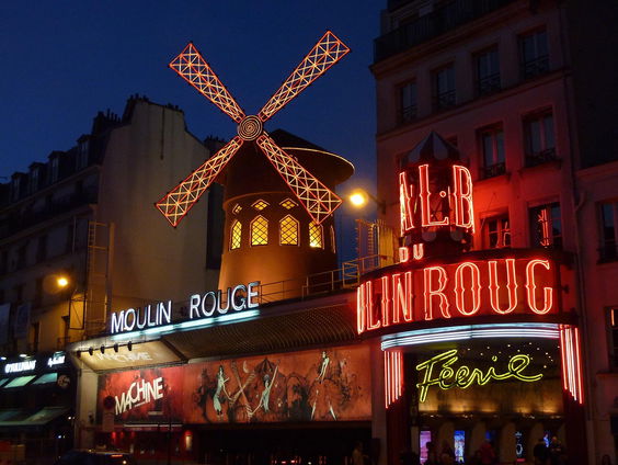 Oud-danseres Moulin Rouge schrijft boek