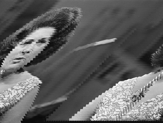 Zangeres Zonder Naam kwam op voor de queers met protestsong 'Luister Anita'