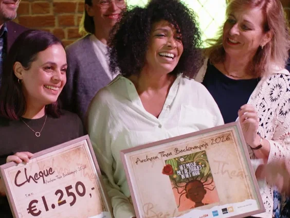Nancy Bosmans wint de Thea Beckmanprijs voor haar historische jeugdboek 'Het meisje met de zaadjes in het haar'