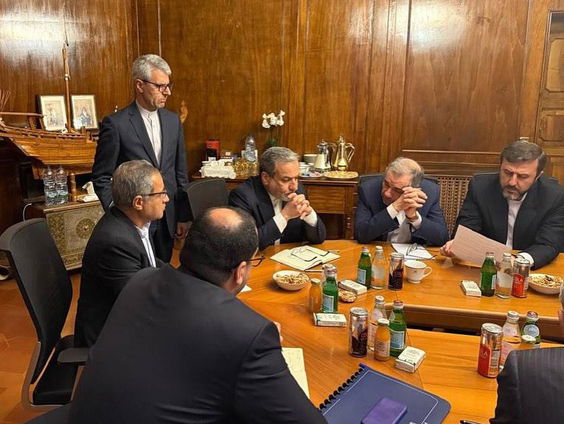 Trumps nieuwe Iran-akkoord: ‘Bijna een kopie van de oude nucleaire deal’