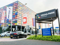 Waar komt de werkdruk in de media vandaan, en hoe moet dat anders in de hervormingen van de publieke omroep?