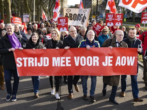 Snellere verhoging AOW-leeftijd van tafel, maar acties bonden gaan door