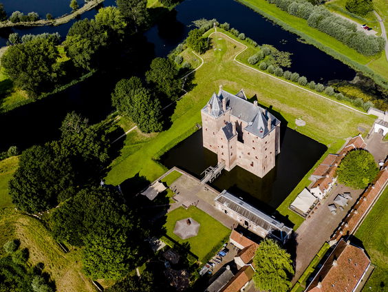 Lawinedeskundigen helpen bij onderzoek muren Slot Loevestein
