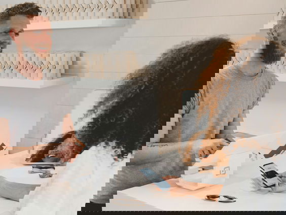 De taalarena: Een experimenteel strijdtoneel voor het leren van een nieuwe taal