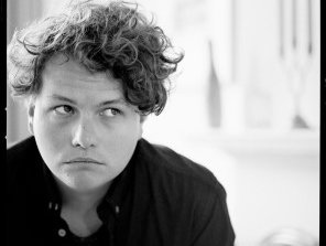 Schrijver-dichter Maarten van der Graaff krijgt de Frans Kellendonkprijs