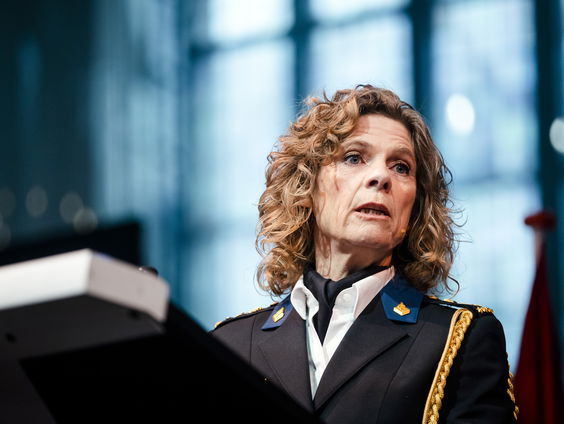 Dit stopt Korpschef van de Nationale Politie Janny Knol in de tijdcapsule