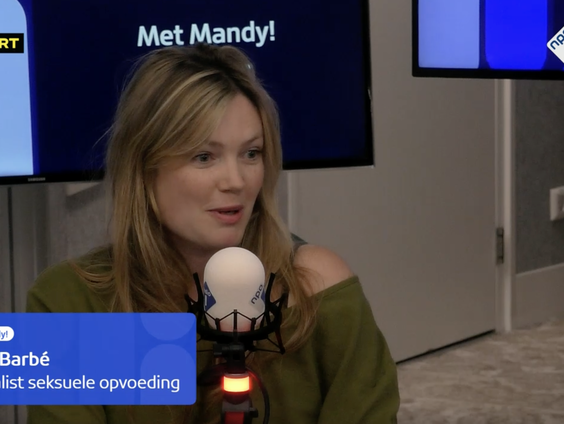 Hoe krijgen we het condoomgebruik in Nederland weer omhoog? Specialist seksuele opvoeding Belle Barbé bes ...