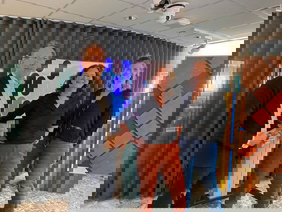 Minister van Oplossingen: asielzoekers aan het werk