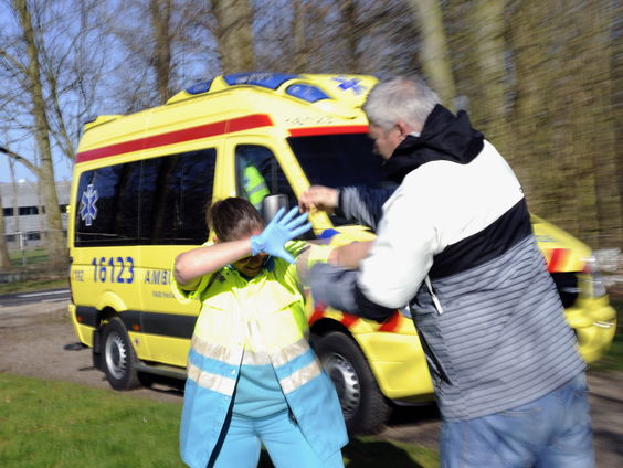 Tweede Kamer debatteert over hufterigheid in de samenleving