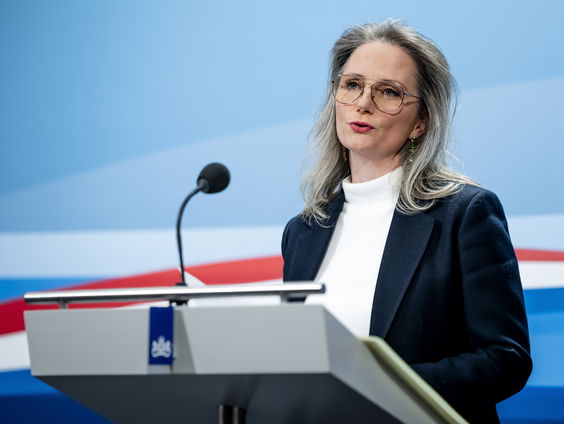 Vice-premier Fleur Agema: "Vond het hartstikke leuk, maar hoop wel dat Dick er volgende week weer is"