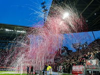 Wat is een gepaste straf voor vuurwerk afsteken in het voetbalstadion?
