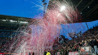 Wat is een gepaste straf voor vuurwerk afsteken in het voetbalstadion?