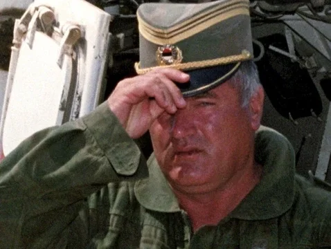 De begrafenis van oorlogsmisdadiger Ratko Mladić