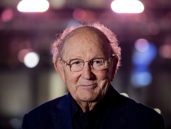 Joop van den Ende uit zijn zorgen over techbedrijven in krantenadvertentie. Eigenbelang?