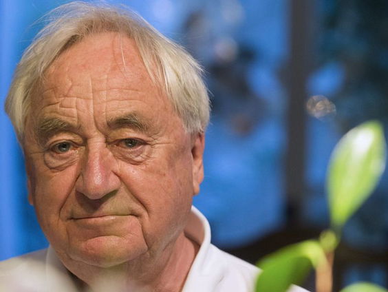 Conny Palmen staat stil bij de dood van Cees Nooteboom