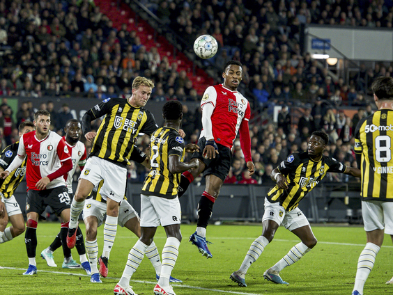 Willem Hueting schreef een bundel met Feyenoordgedichten