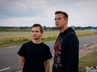 Regisseur Wouter Hoes volgt in 'de Verblijfsvergunning' het Russische stel Serj en Stas in hun asielaanvraag