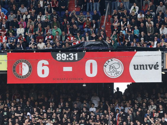 Stand.nl: 'Het is ondraaglijk om nu Ajacied te zijn'