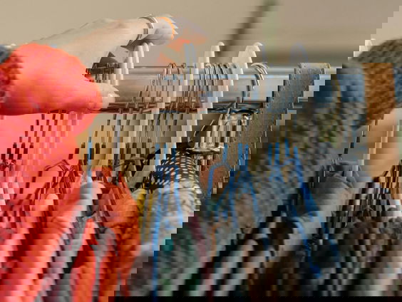 Een jaar lang geen kleding kopen, verslaggever Merlijn gaat de uitdaging aan