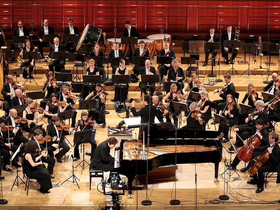 Miljonair koopt zich in als dirigent bij Royal Philharmonic London