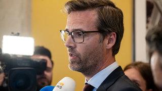 Minister Sjoerdsma van Ontwikkelingssamenwerking ging vandaag door het stof.