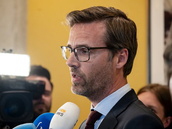 Minister Sjoerdsma van Ontwikkelingssamenwerking ging vandaag door het stof.
