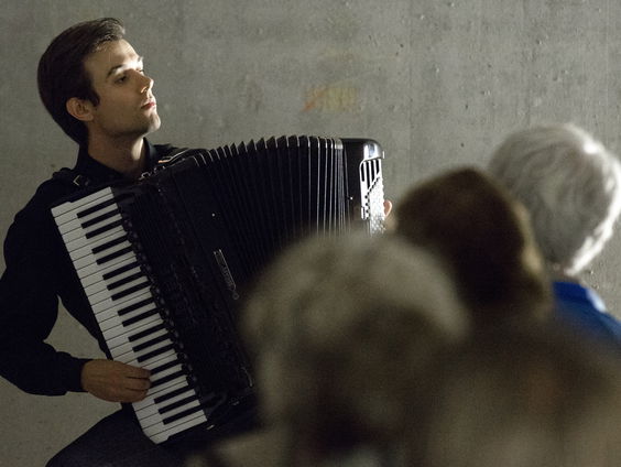 Vincent van Amsterdam wint als eerste accordeonist de Nederlandse Muziekprijs