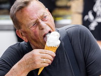 Stand.nl: 'In deze tijd is de meivakantie meer dan welkom'