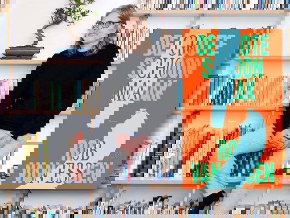 In 'De Grote Schoonmaak' treft het noodlot een levende fles schoonmaakmiddel