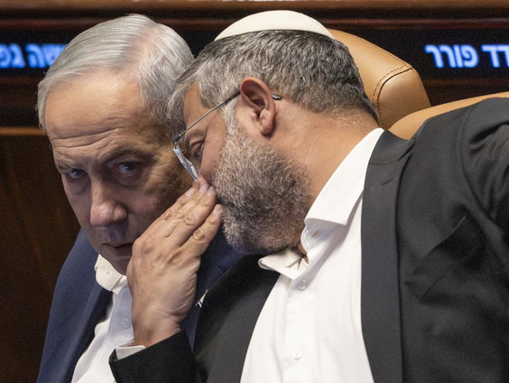 Zorgen om Netanyahu's afbraak van de rechtsstaat drijven Israëliërs het land uit