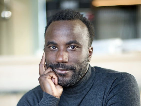 Remy van Aanholt ging op 15-jarige leeftijd werken als escort, nadat zijn gezin de dupe werd van het toeslagenschandaal