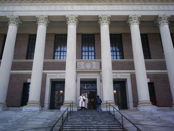 Trump opent de aanval op Harvard