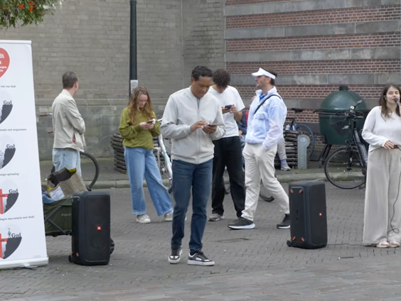 Hoeveel ruimte voor straatevangelisten?
