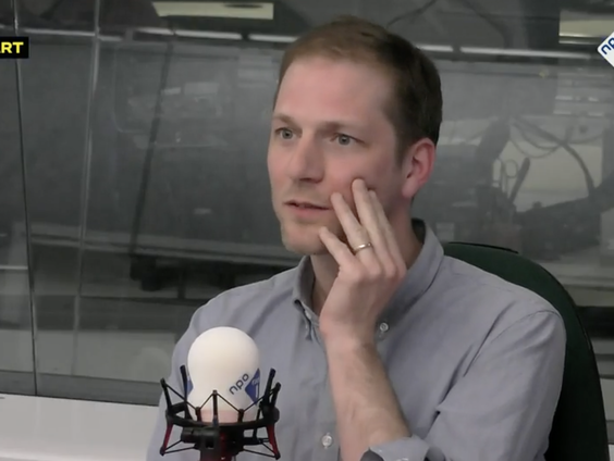 Mensen afluisteren voor het theater: kunstenaars Sander en Witte deden het