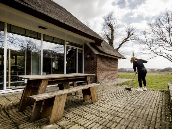 Permanente wonen in recreatiewoningen? Kabinet is voor, maar lokale overheden niet