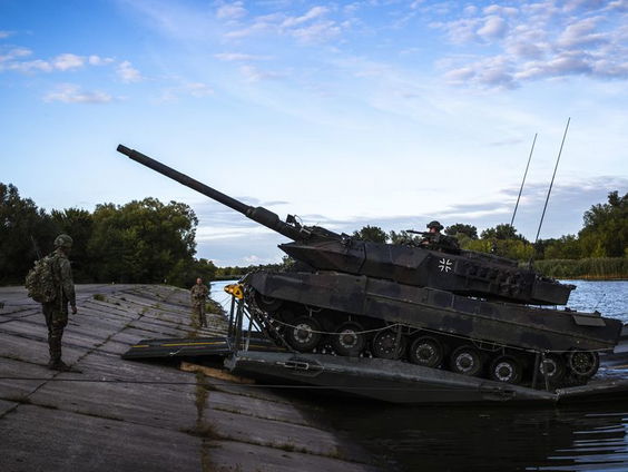 Tanks en nieuw hoofdkwartier voor defensie