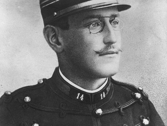 Postume promotie voor Alfred Dreyfus