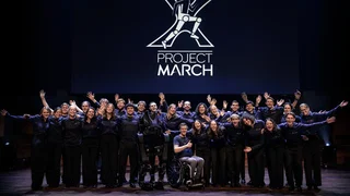 Project March van de TU Delft bouwde een exoskelet dat je kunt aansturen me ...