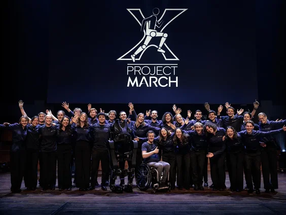 Project March bouwde een exoskelet dat je kunt aansturen met je hersenen