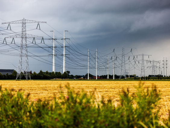 Uitbreiden hoogspanningsnet in de provincies Utrecht, Gelderland en de Flevopolder loopt vertraging op