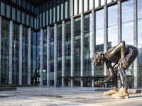 Man vermengde gezicht met andere ID-bewijzen om 50 rekeningen te openen