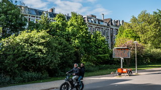 Kiest cabaretiere Yora Rienstra de skinny-bike als alternatief voor haar fa ...
